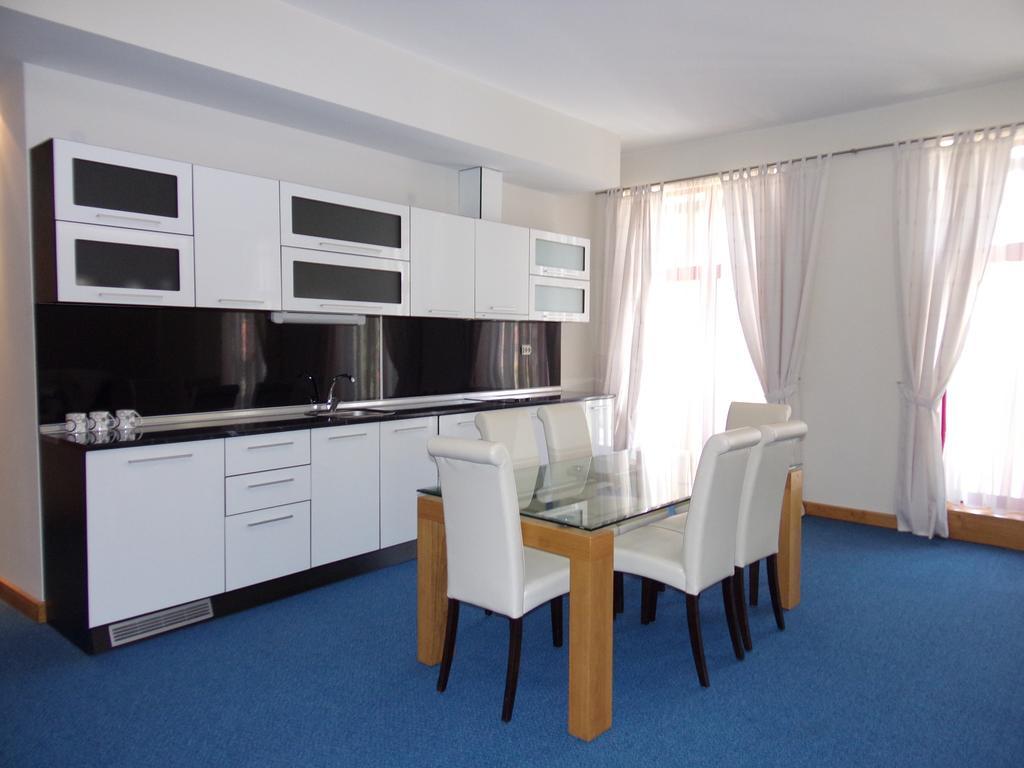 Universal Hotel Dupnica Zewnętrze zdjęcie